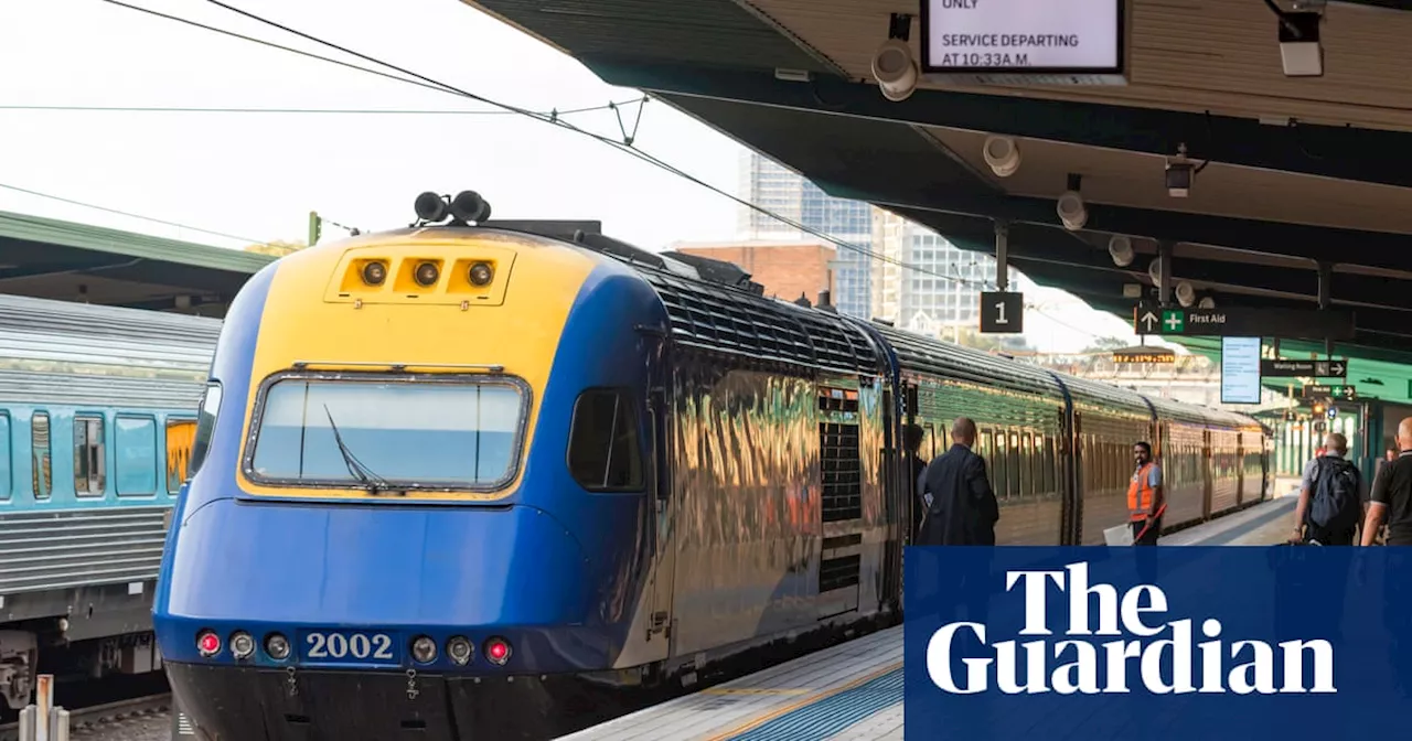 Interstate travellers take to the train as air fares between Melbourne and Sydney soar