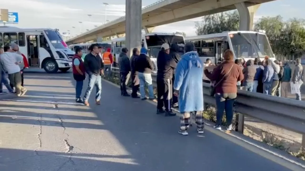 Bloquean la autopista México-Querétaro, hay fila hasta caseta de Tepozotlán