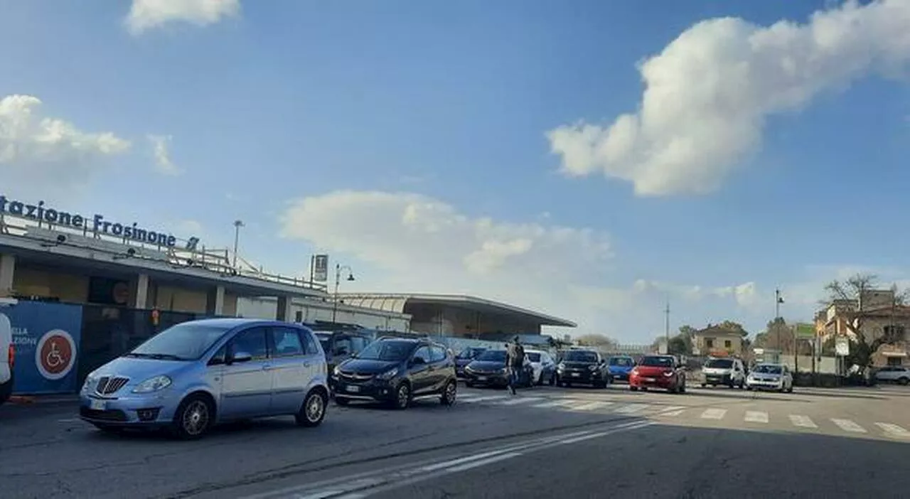 Frosinone, apre il cantiere della stazione: da oggi stop alle auto in piazzale Kambo, ma resta il problema del