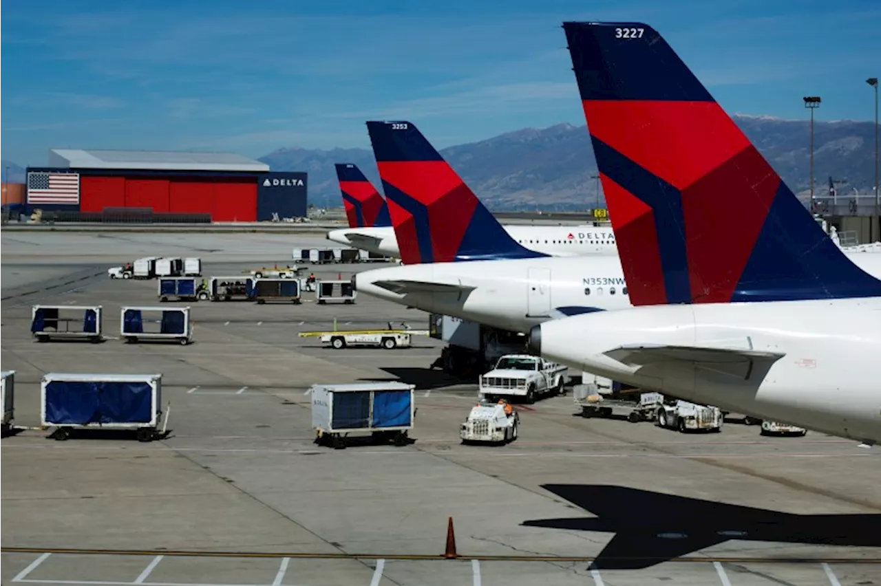 Delta Air Lines beats Q4 expectations, shares edge higher