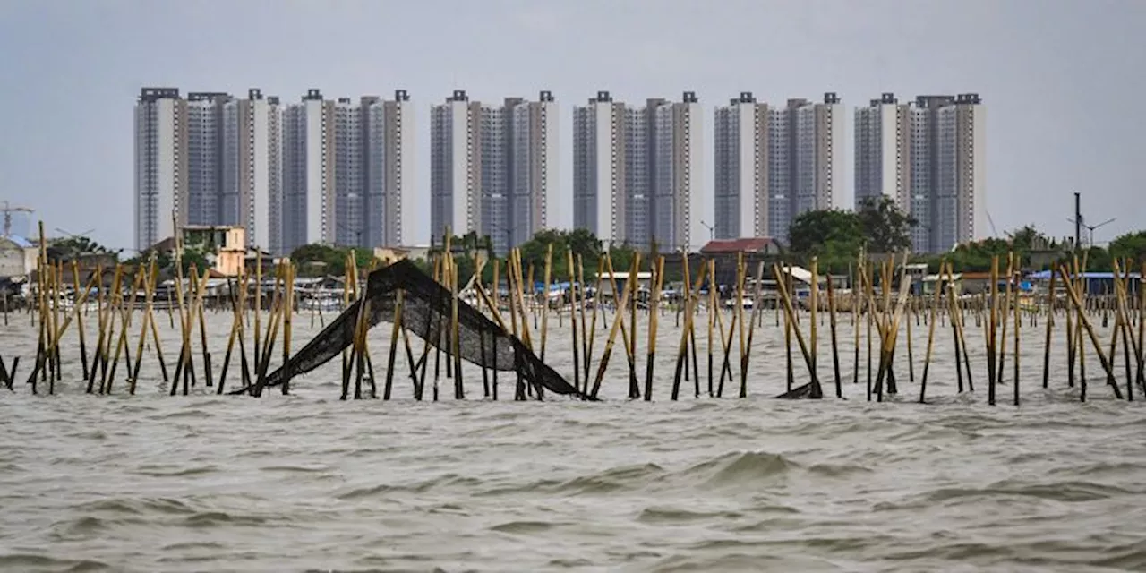 Pagar Bambu Misterius di Laut Tangerang Disegel, Pemilik Tak Terungkap