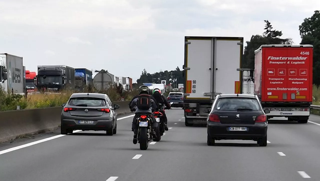 Sécurité routière : les scooters et les motos autorisés à remonter les bouchons entre les files