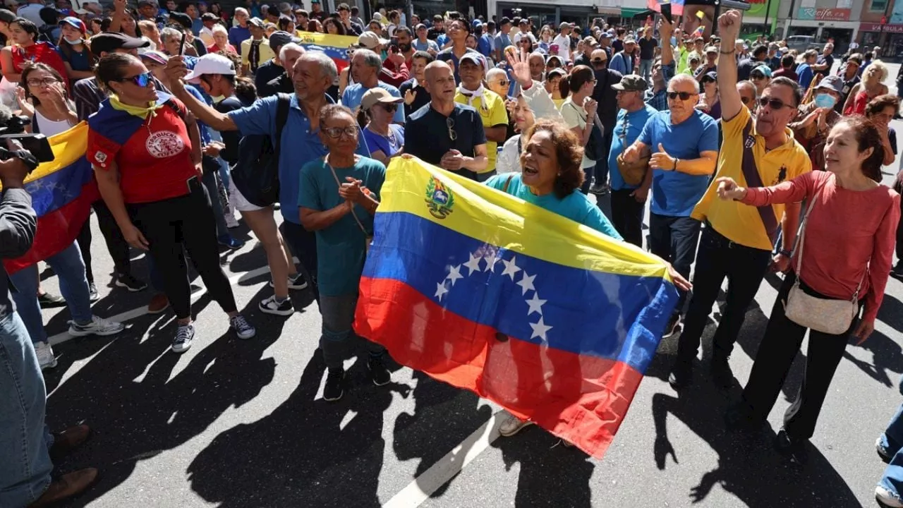  Crisis en Venezuela: Maduro rinde protesta para su tercer mandato