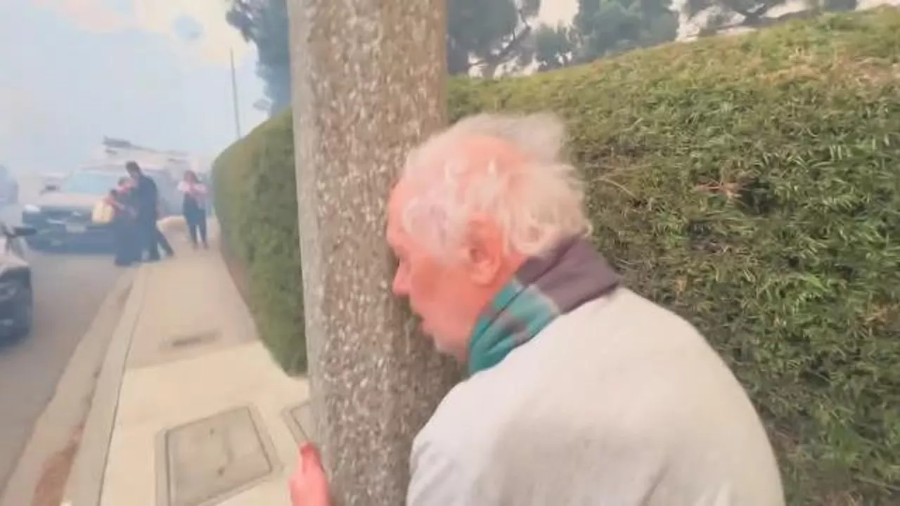 Los Angeles, la drammatica testimonianza: evacuato con il suocero di 83 anni che fatica a camminare. Il video