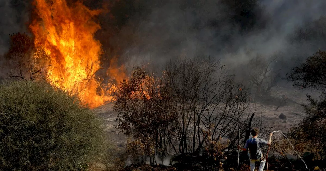 Topanga Canyon felt abandoned. So residents are banding together to fight fire