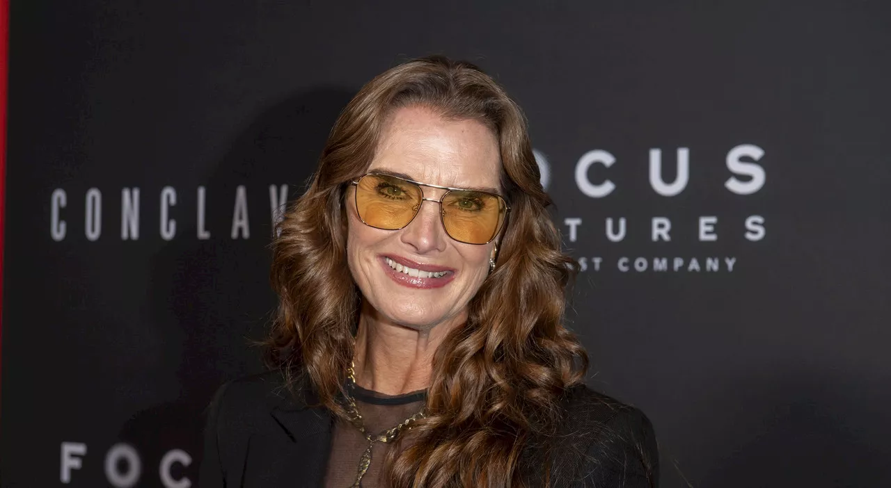 Brooke Shields: «Ho subito un intervento di ringiovanimento vaginale senza consenso. Uno stupro, non c'era bis