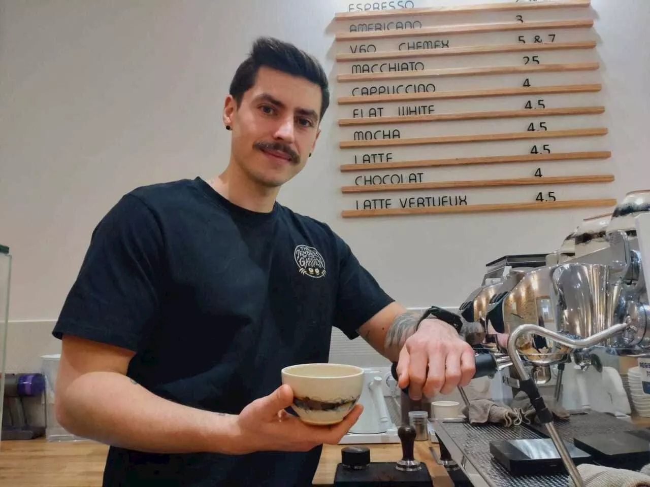 'Je veux faire redécouvrir le café' : cet ancien chauffeur routier ouvre un coffee shop à Alençon