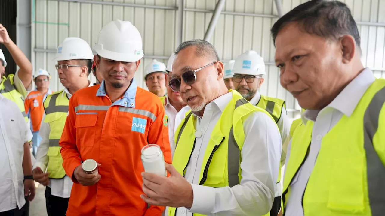 Cek Pabrik Garam di Serang Banten, Menko Zulhas Optimistis Bisa Penuhi Kebutuhan Dalam Negeri