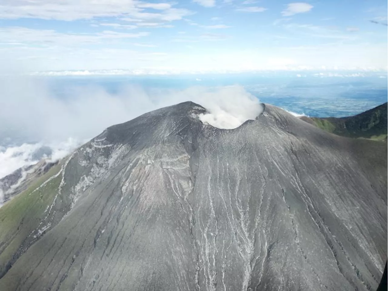 What has been happening with Mt. Kanlaon in Negros?