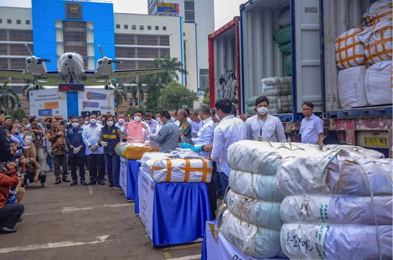 Didominasi Tekstil dan Rokok, Impor Ilegal Sepanjang 2024 Capai Rp7,6 T