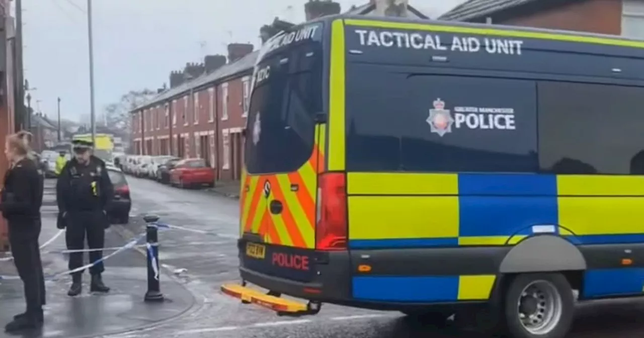 Arrest after bomb disposal team called to Manchester street