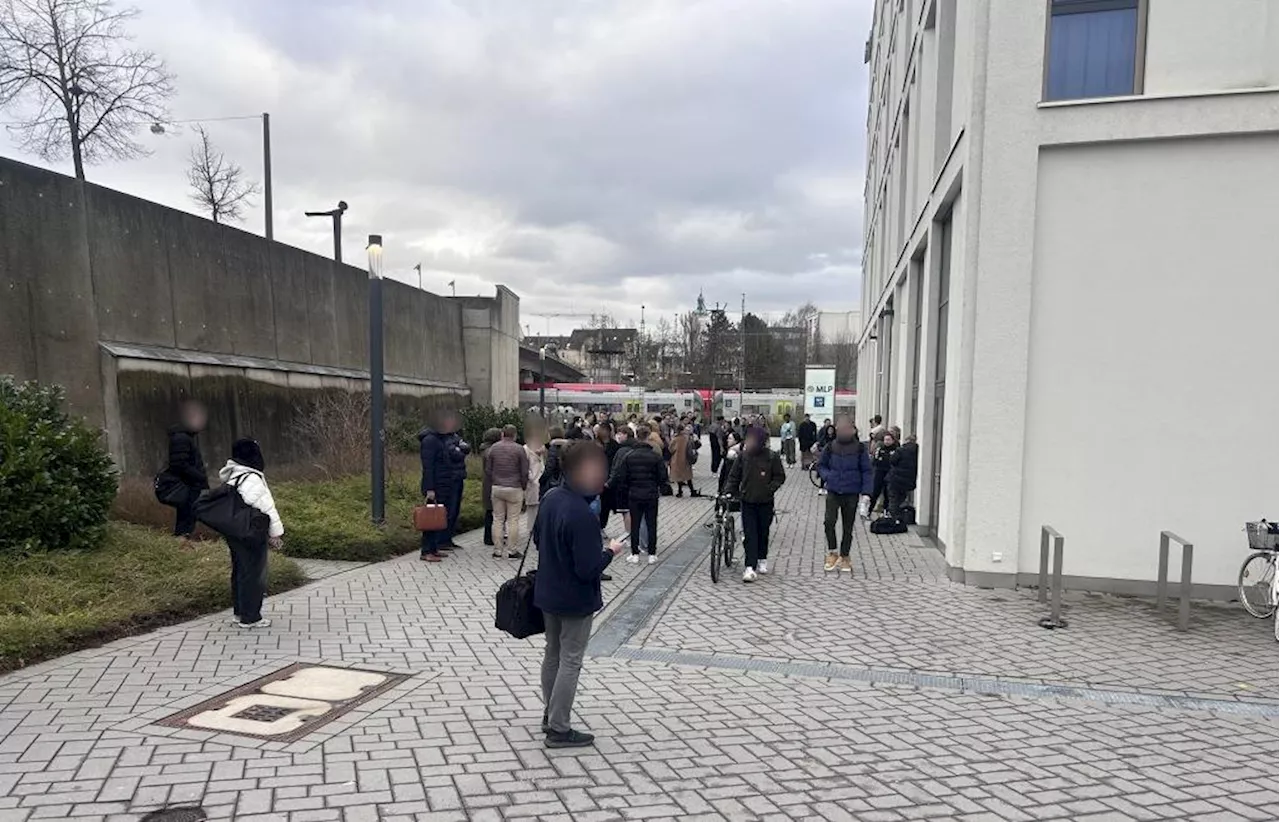 Fehlalarm in Regensburger Fitnessstudio: Sportler bibbern in der Kälte