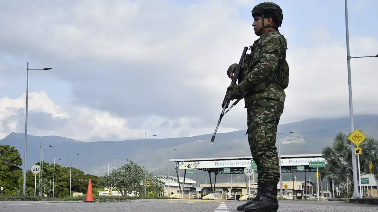 Gobierno de Venezuela anunció cierre de frontera con Colombia por presunta conspiración internacional