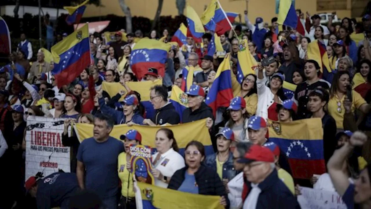 Maduro begint aan derde termijn, protesten houden aan