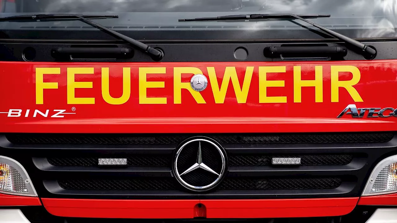 Bayern: Sieben Bewohner und Feuerwehrmann bei Wohnungsbrand verletzt