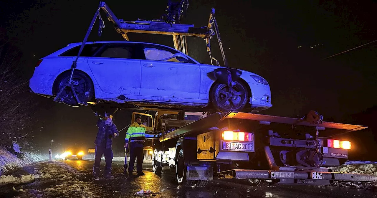 Flucht vor Polizei: Mann rast durch Bielefeld und landet im Graben