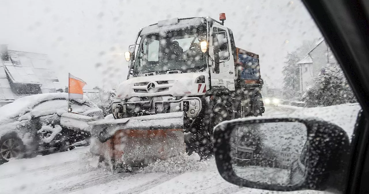 Liveticker nach Schneechaos in OWL: Polizei zieht Bilanz zu Glätteunfällen