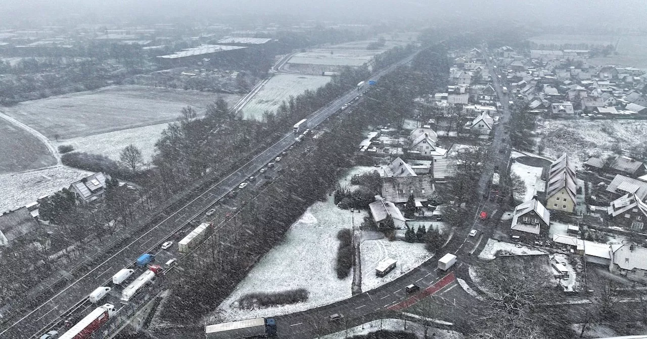 Schneefall in Herford und Minden-Lübbecke: Unfälle und eingestellter Busverkehr