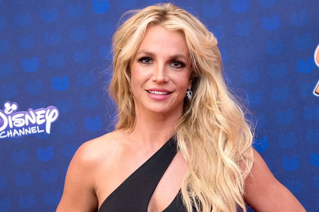 Britney Spears Reveals She Has Evacuated Home amid Los Angeles Fires: 'I Send My Love'