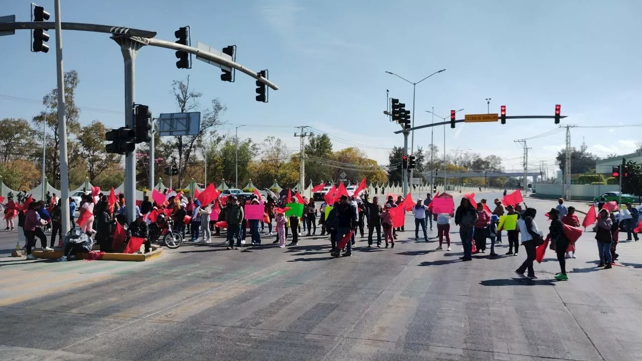 Antorcha Campesina toma el bulevar Solidaridad de Irapuato para exigir obras