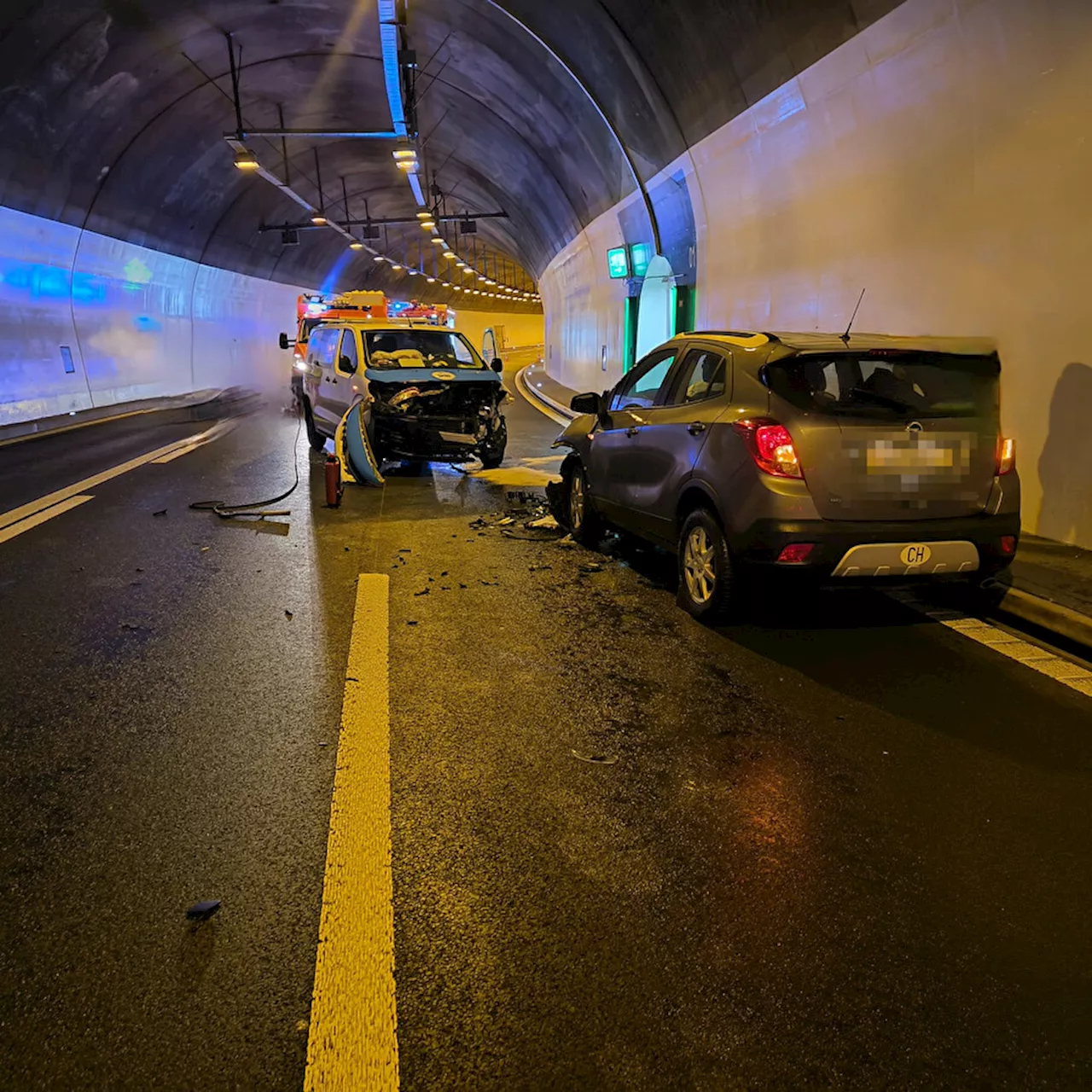 A2/Gotthard UR: Geisterfahrer (76) verursacht Frontalcrash im Tunnel