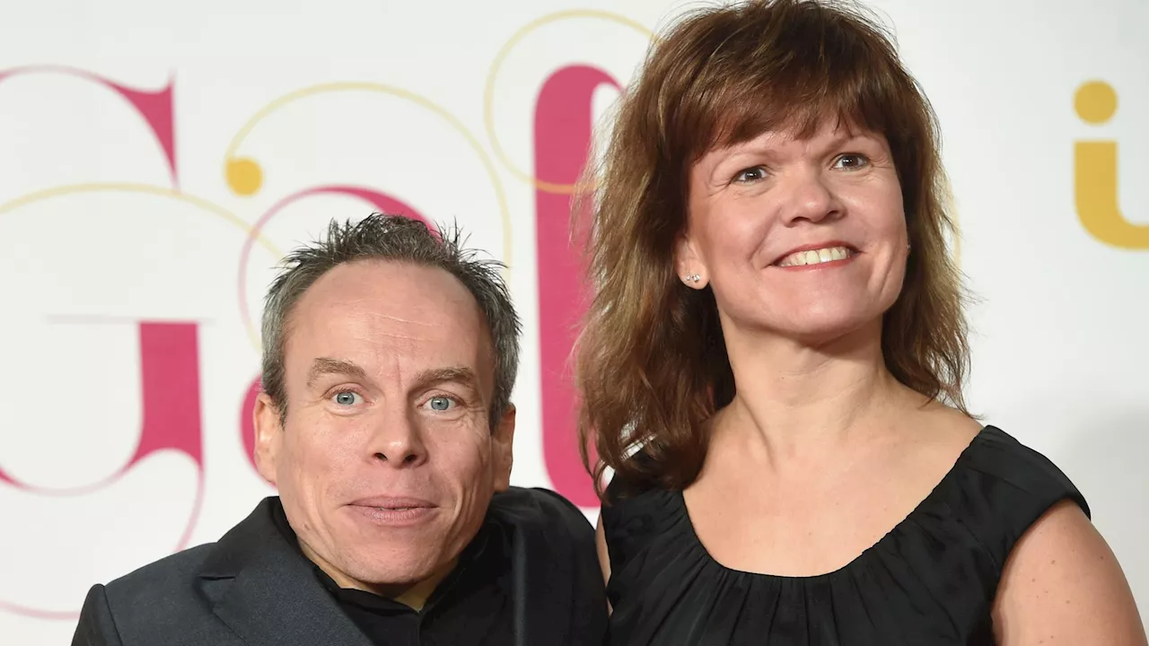 Warwick Davis verklagt Krankenhaus wegen angeblicher medizinischer Fahrlässigkeit