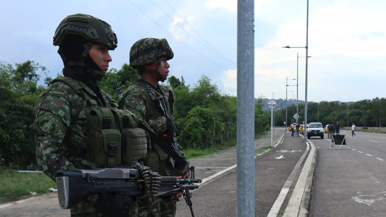 Venezuela cierra la frontera con Colombia hasta el lunes ante una 'conspiración internacional'