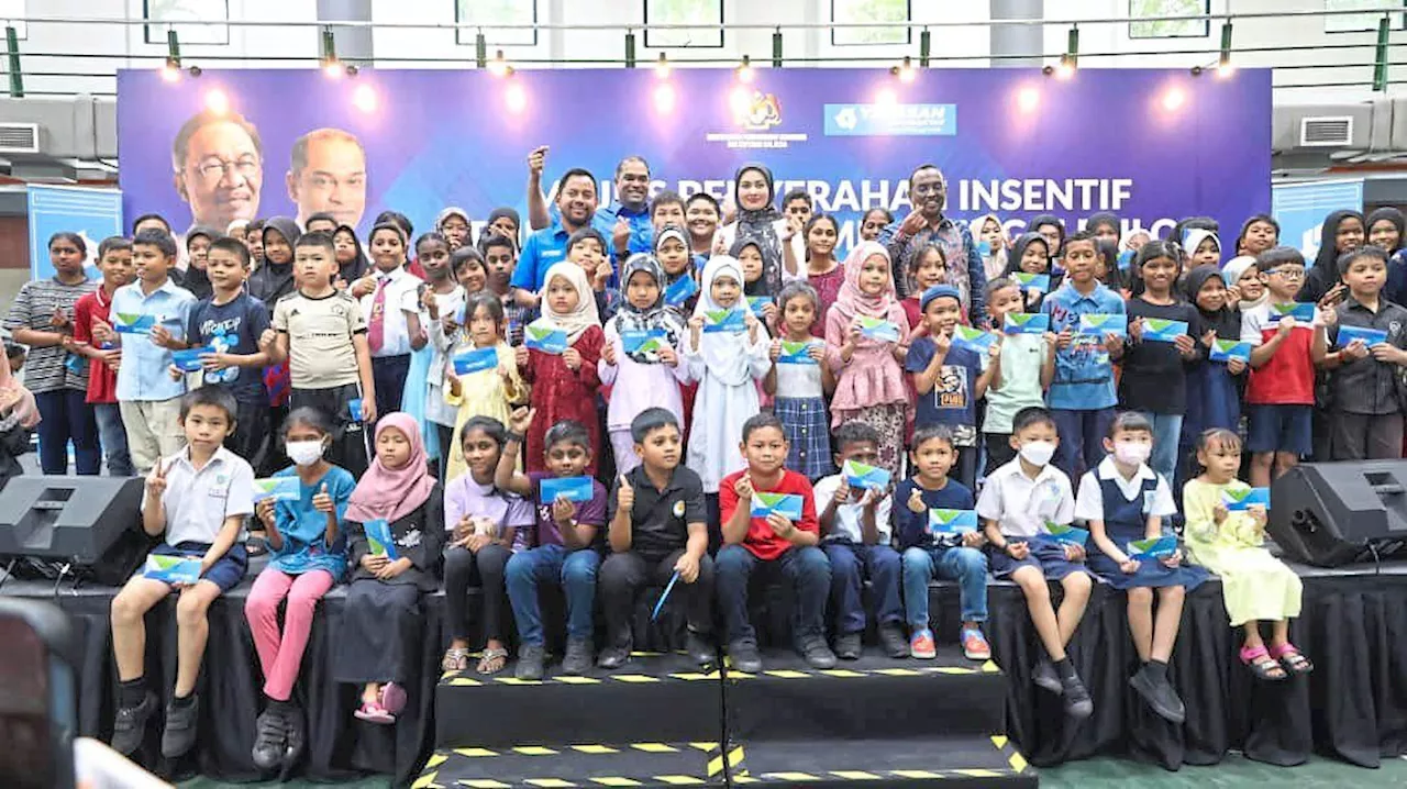 Aid for 500 students, 16 schools in Sungai Buloh