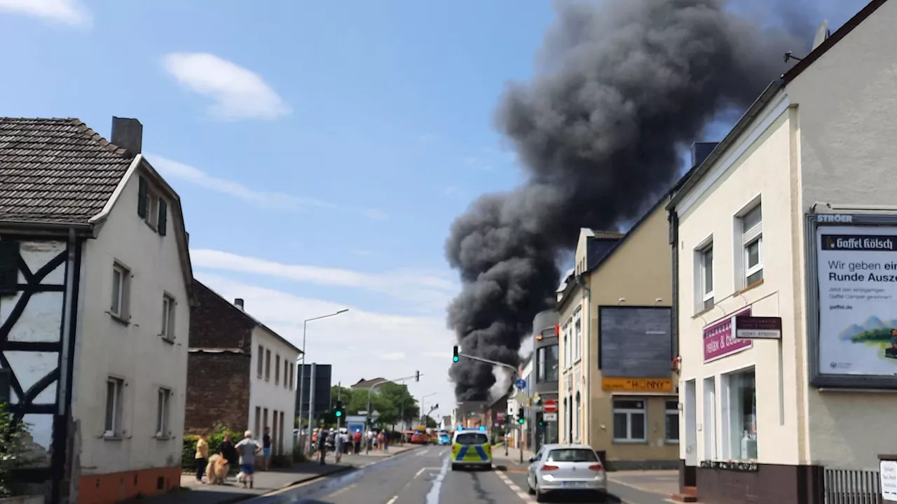 Brand in Sankt Augustin: Geplatzter Schlauch führte zu Tod von zwei Feuerwehrleuten