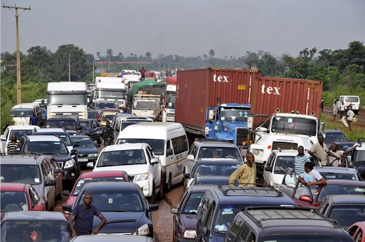 Report: Poor state of Nigerian roads contributed to interstate transport fares hike