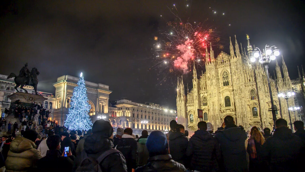 Violenze di Capodanno in piazza Duomo, anche una coppia di inglesi denuncia le aggressioni