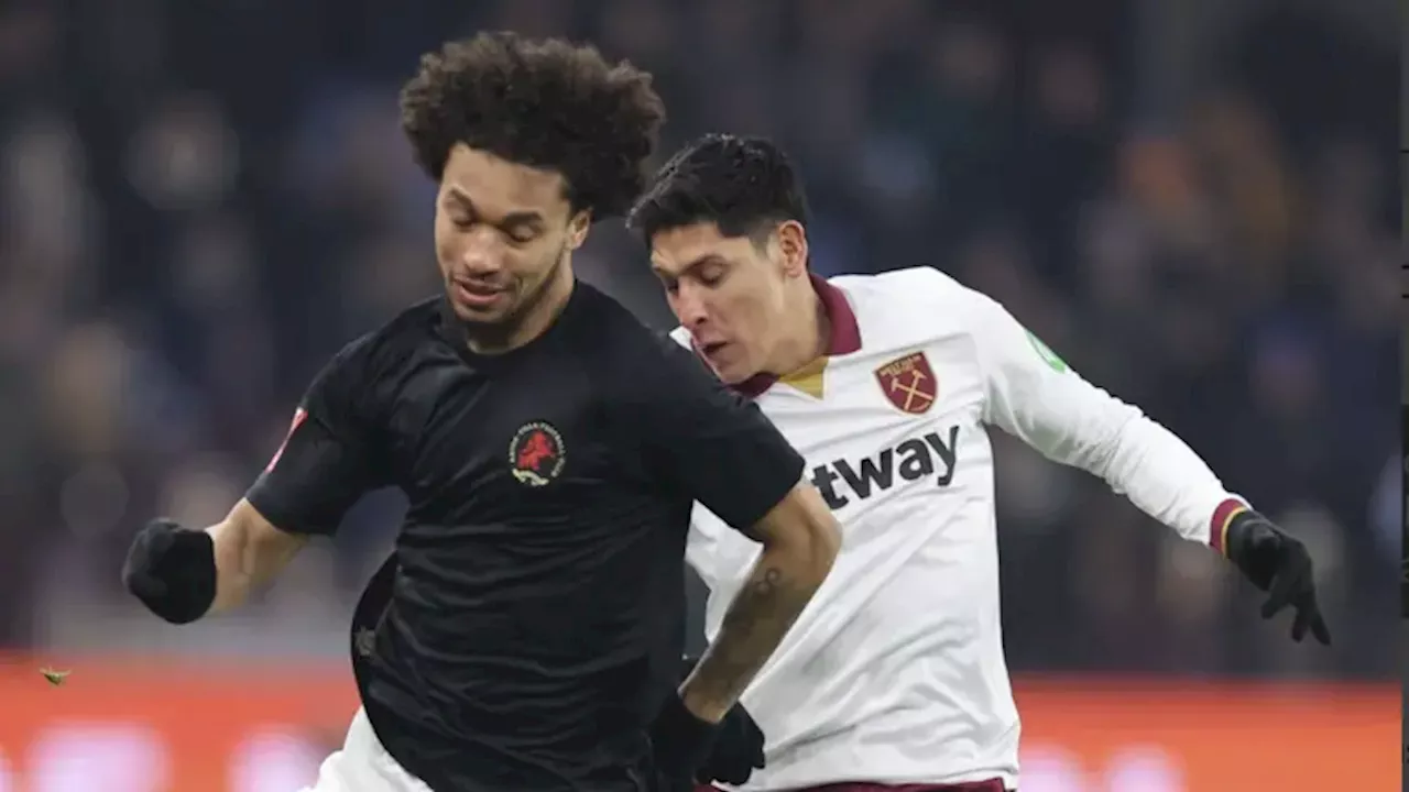 Edson Álvarez fue titular con nuevo DT del West Ham pero fueron eliminados 