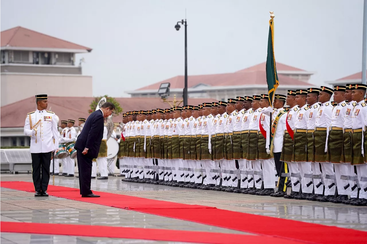 Japanese PM Ishiba Receives Official Welcome in Malaysia