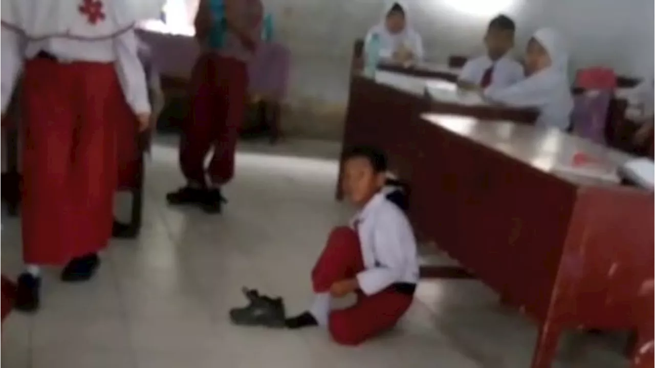 Viral Siswa SD Dihukum Belajar di Lantai Kelas, Kepsek : Wali Kelasnya Buat Peraturan Sendiri