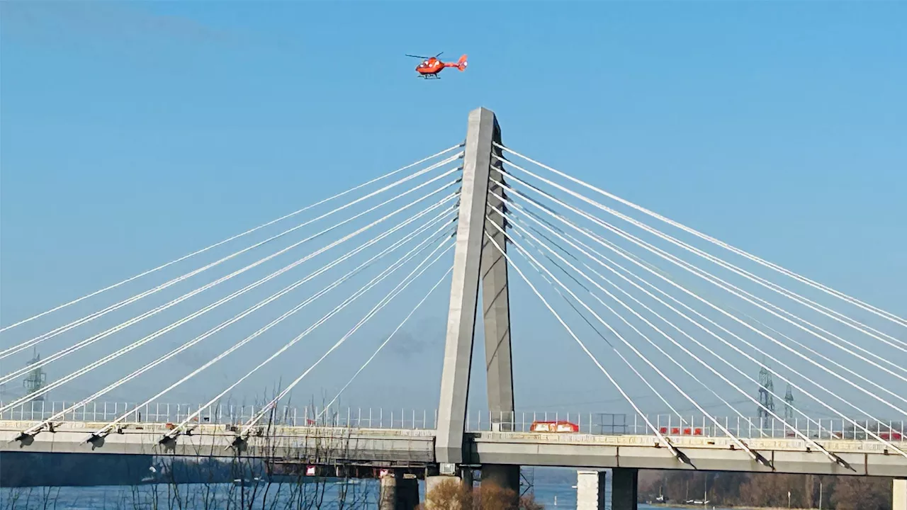 Hubschrauber entfernt Eiszapfen: Leverkusener Autobahnbrücke gesperrt