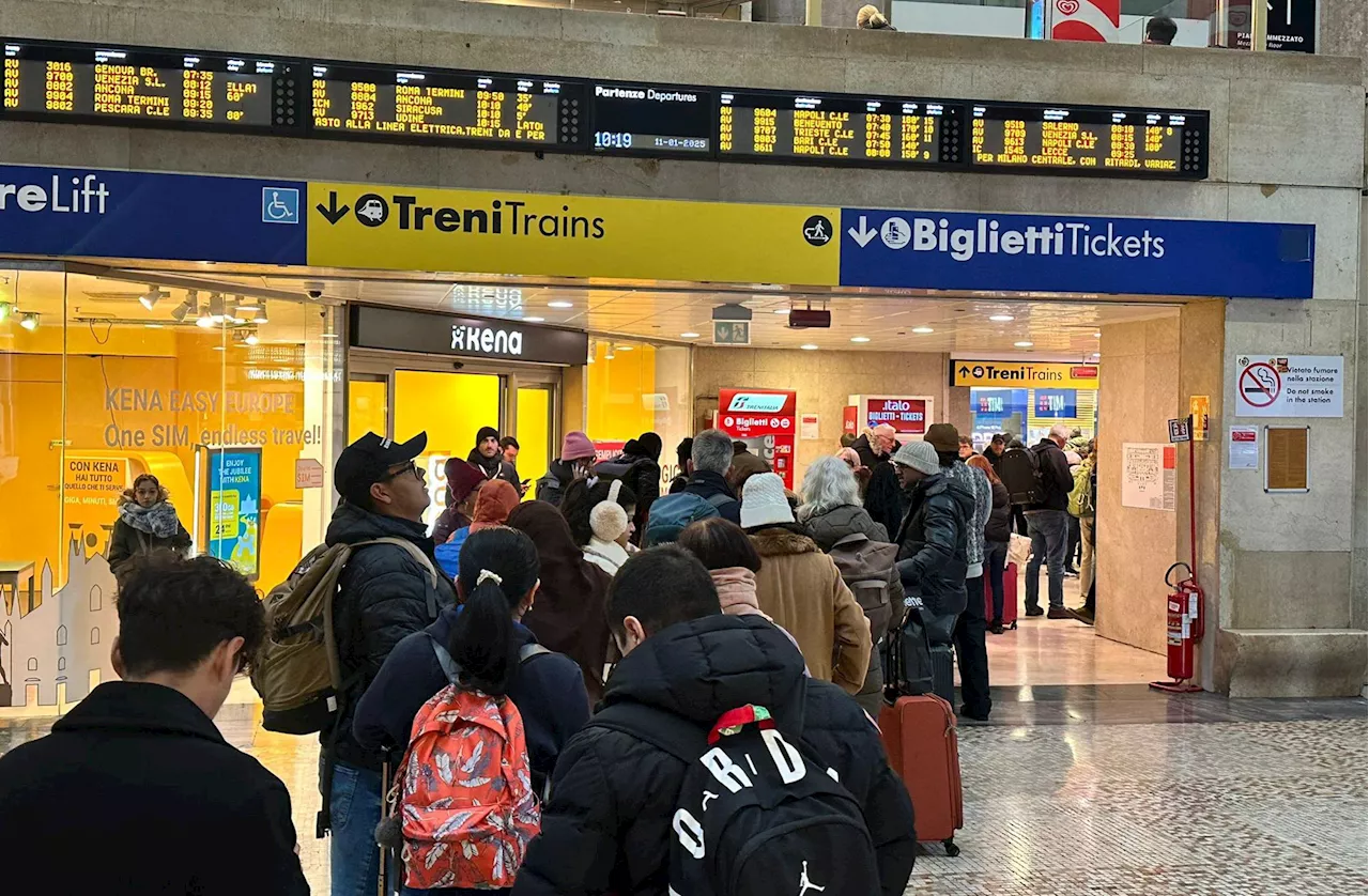 Treni in ritardo e cancellazioni, stop circolazione e caos a Milano: le linee coinvolte