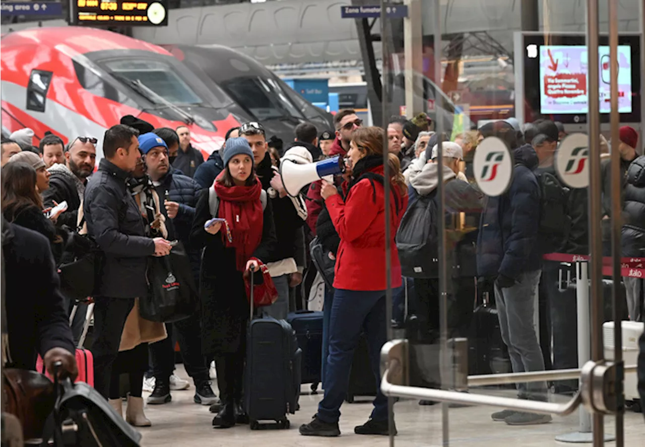 Caos treni, ecco come ottenere i rimborsi e i risarcimenti