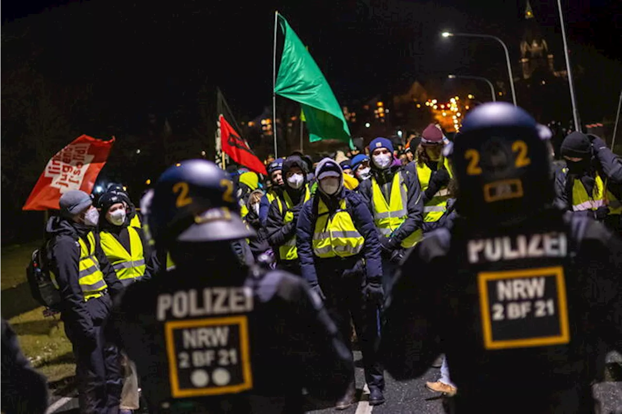 Congresso Afd in Ritardo per Proteste: Weidel Candidata Cancelliera