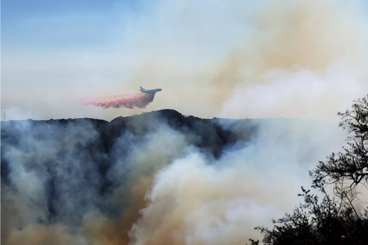 L'incendio di Palisades si espande verso quartieri di Los Angeles