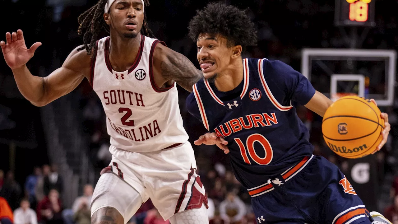 No. 2 Auburn rallies past South Carolina 66-63, standout Johni Broome exits with left ankle injury