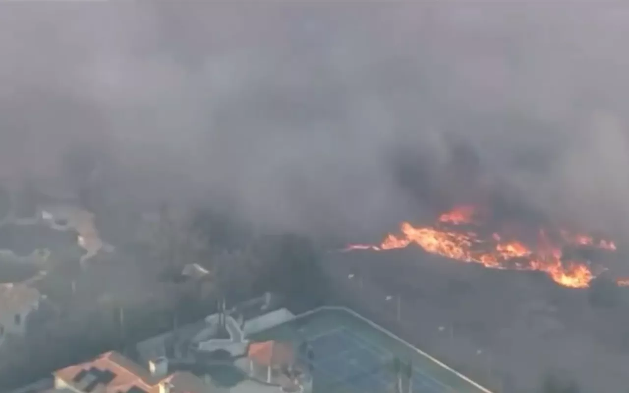 Nuevo incendio azota el norte de Los Ángeles, California