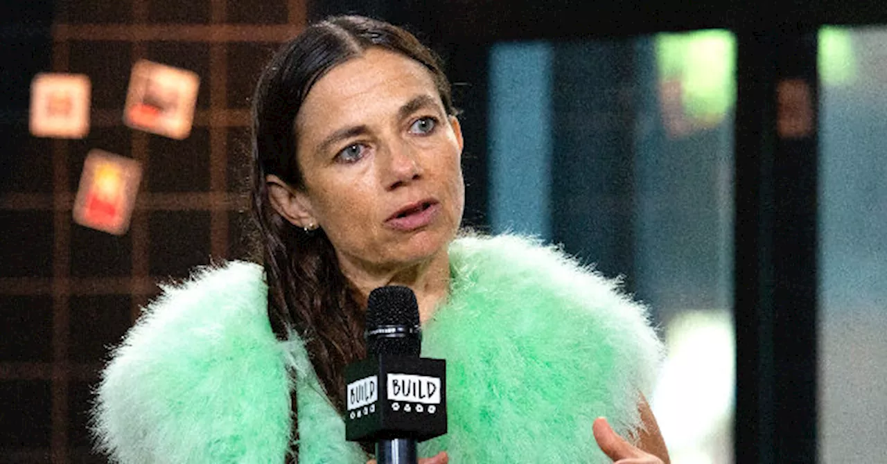 Justine Bateman Calls for California Politicians to 'Resign in Shame' Over Wildfire Crisis