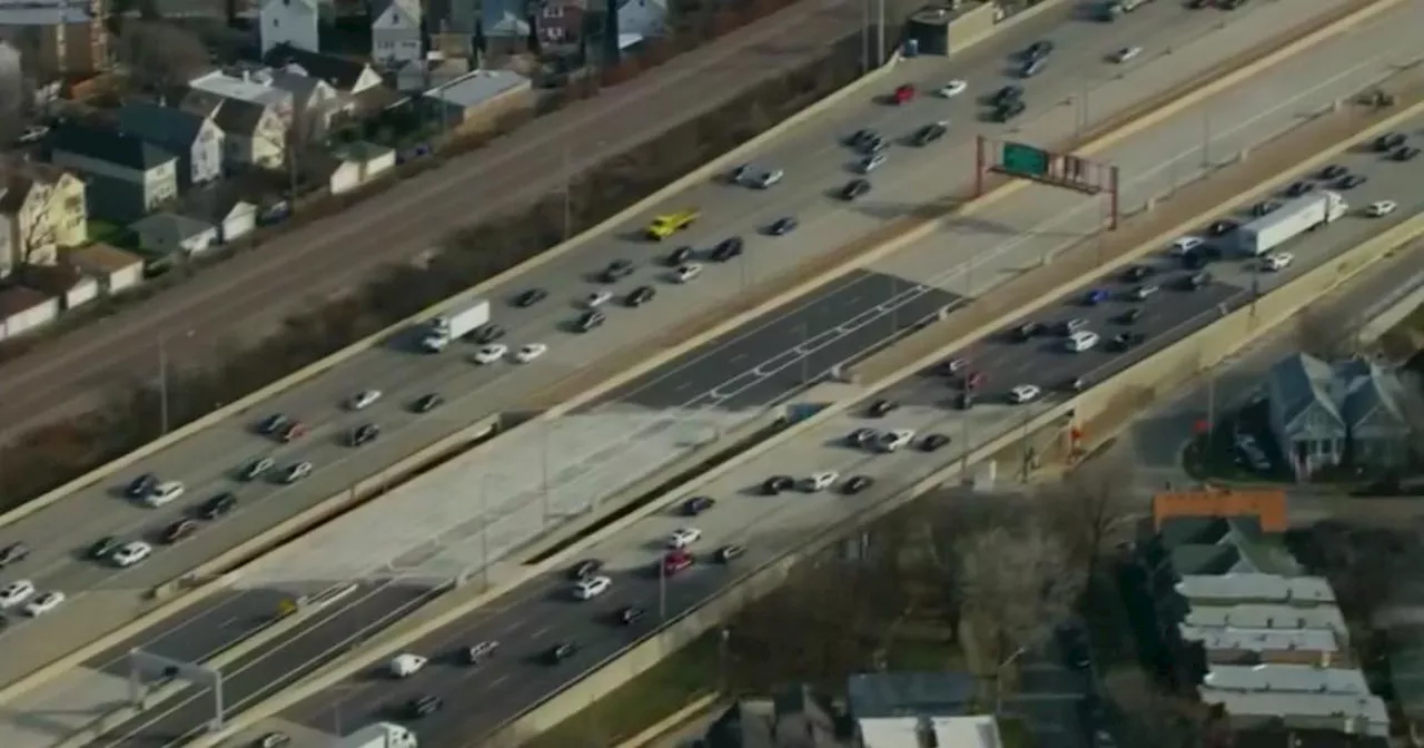 Kennedy Expressway reversible lanes set to open next week after lengthy delay