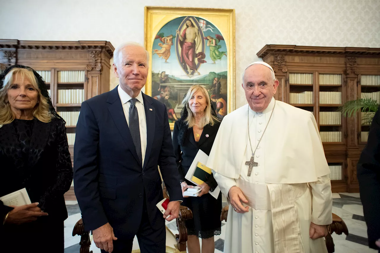 Biden Concede Mais Alta Honra Civil a Papa Francisco