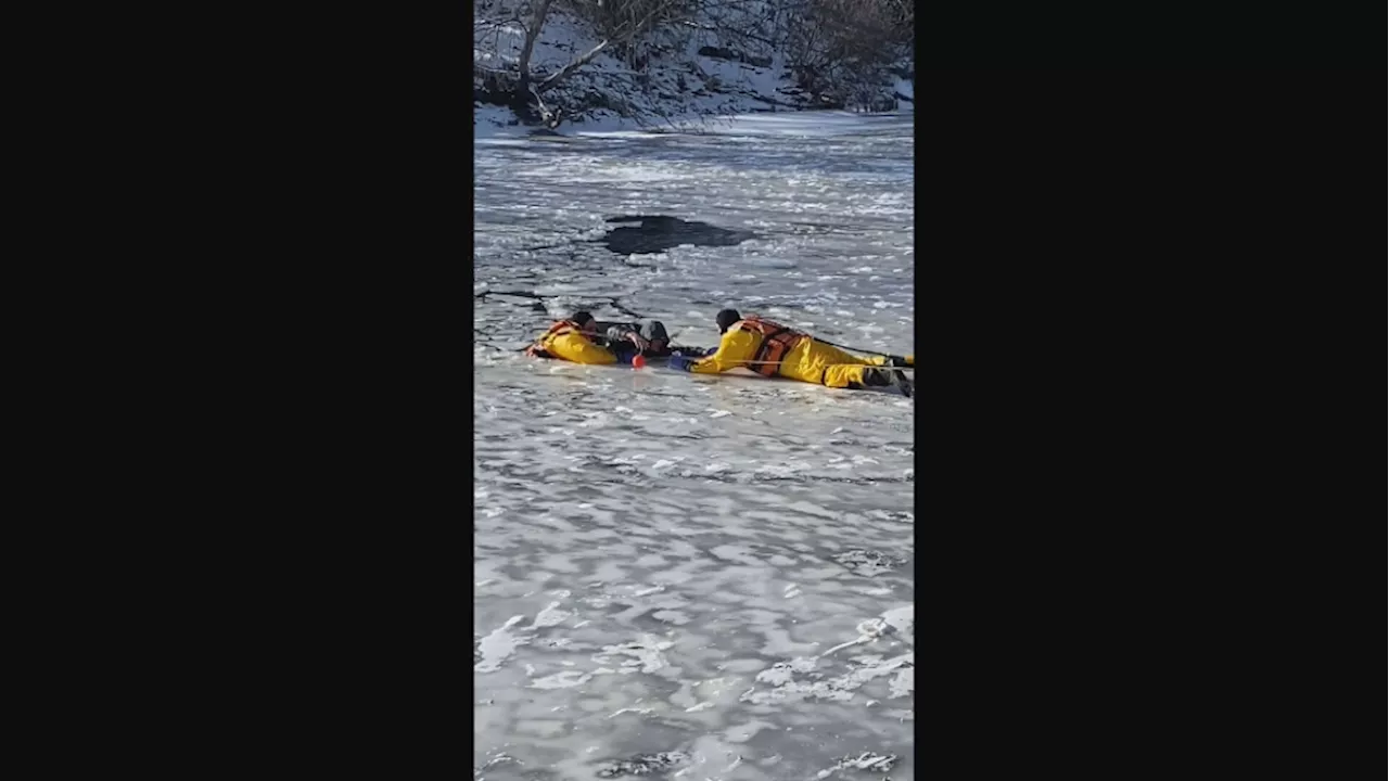 Youth in Smiths Falls, Ont. rescued after falling through ice