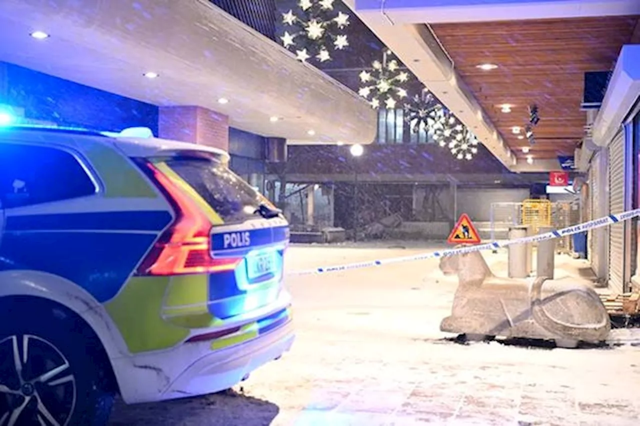 Explosion i södra Stockholm – tunnelbanestation stängd