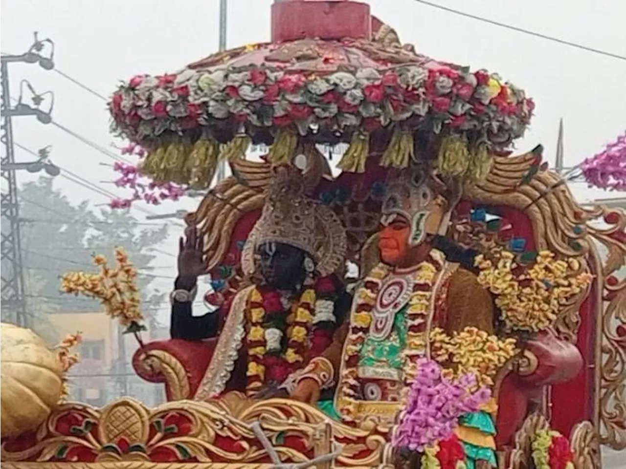 अयोध्या में राम मंदिर निर्माण के एक साल पर श्याम निशान राम रथ यात्रा निकाली