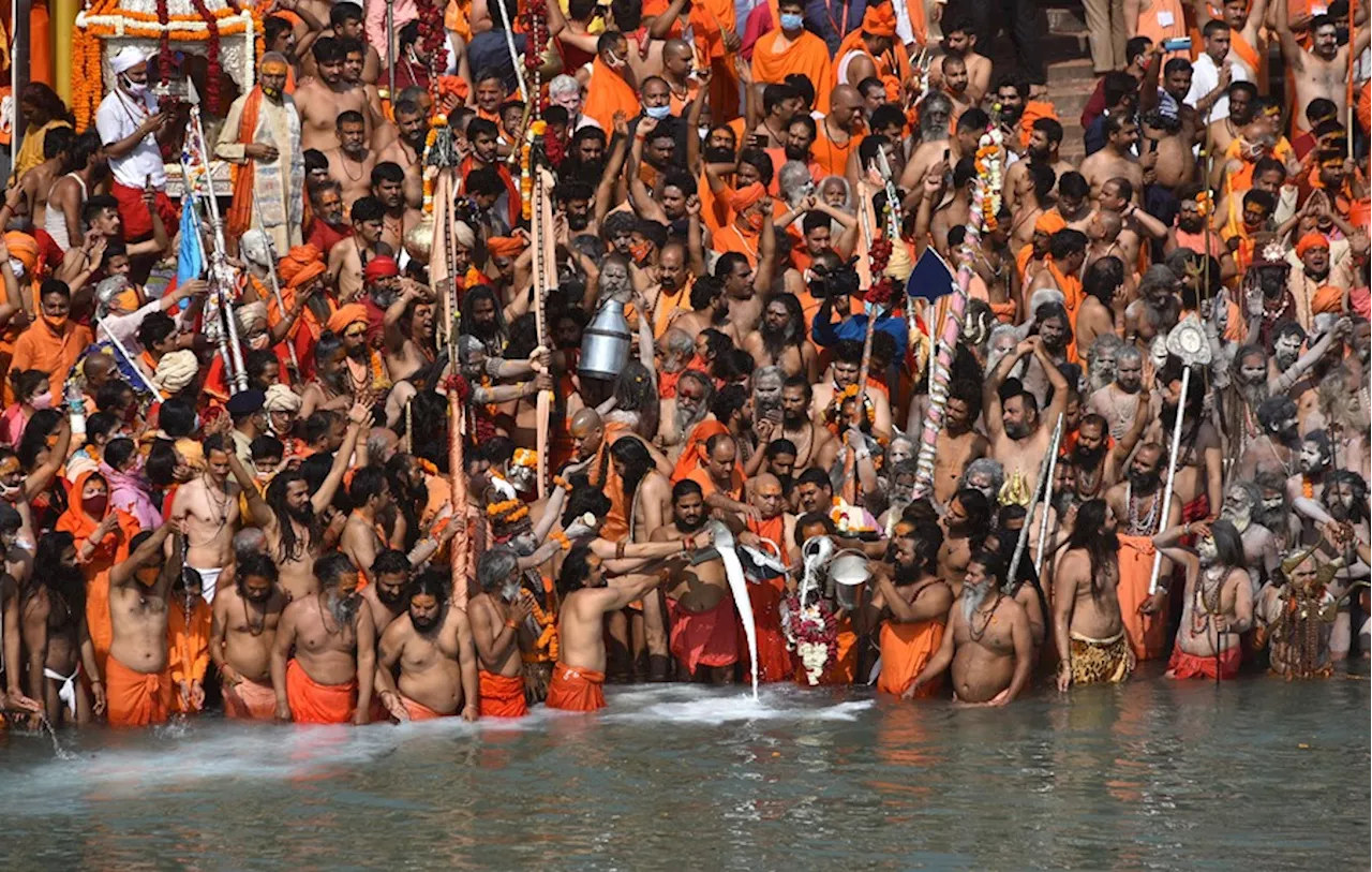 ¿Qué es el Kumbh Mela, el festival hindú capaz de congregar a 450 millones de personas?