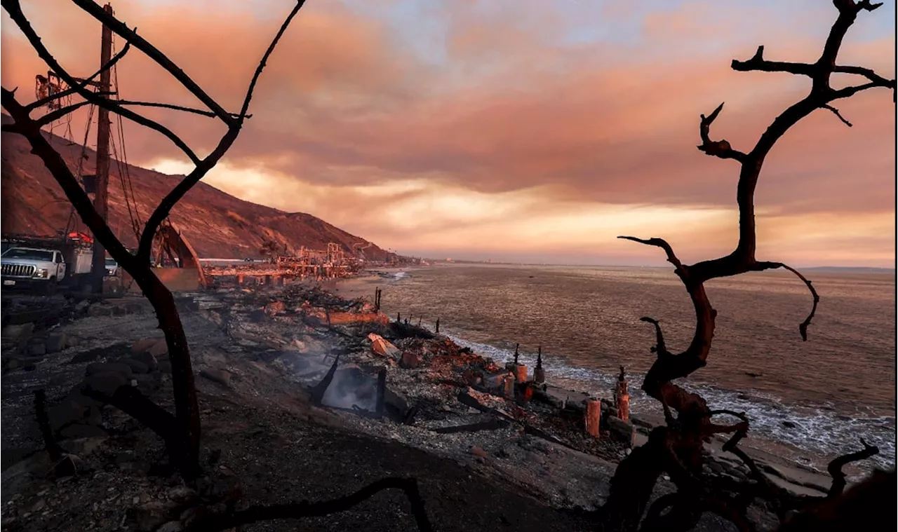 FOTOS: Impactantes imágenes aéreas muestran la devastación causada por los incendios de Los Ángeles