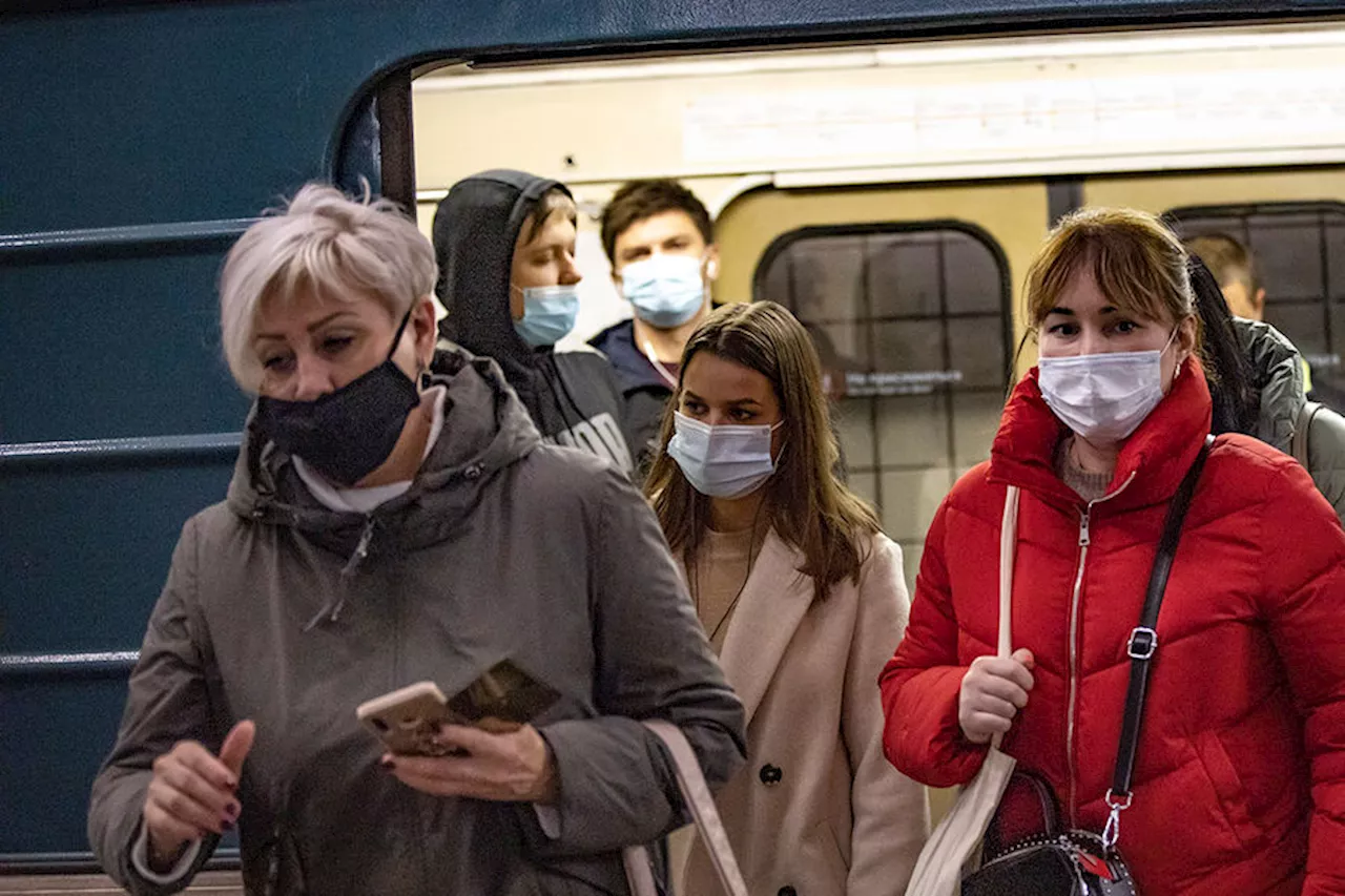 Вандализм в метро Москве и Петербурге